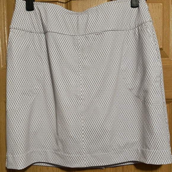 Fairway & Greene Eliza Skort - Picture 3 of 11